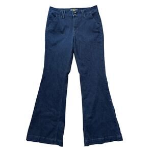 Lucky Brand Woman's Jeans/Pants size 10/30, Dark Wash Denim; slight flare